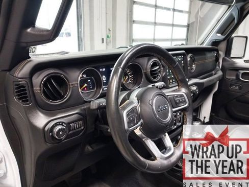 Used 2022 Jeep Wrangler Unlimited Sahara image 5
