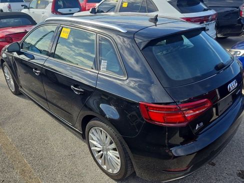 Used 2018 Audi A3 e-tron Premium image 2