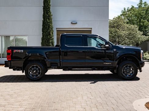 Used 2023 Ford F250 Lariat w/ Lariat Ultimate Package AWD/4WD image 11