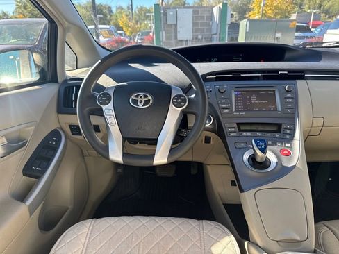 Used 2014 Toyota Prius Four image 30