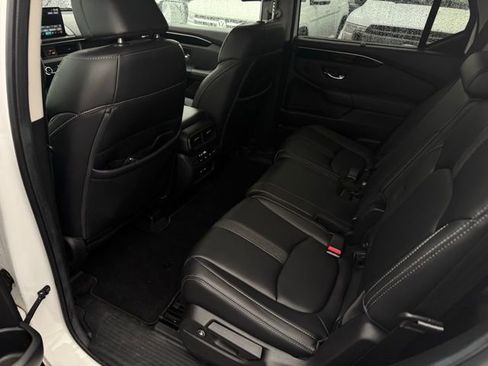 Used 2024 Honda Pilot Touring image 20