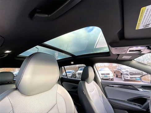 New 2026 Volkswagen Tiguan SE R-Line image 18