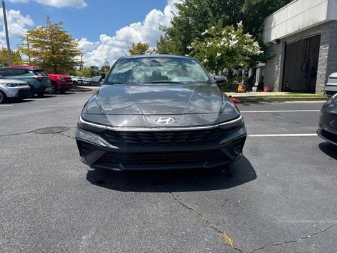 Used 2024 Hyundai Elantra SE FWD image 8
