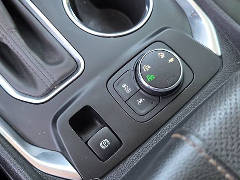Used 2018 Chevrolet Traverse Premier AWD/4WD image 46