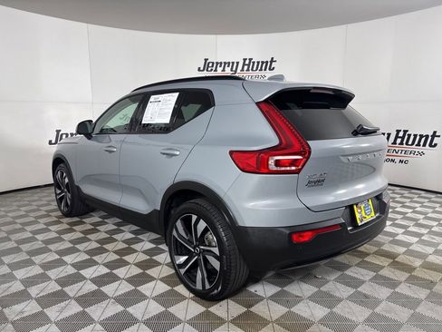 Used 2024 Volvo XC40 B5 Ultimate w/ Protection Package Premier image 7
