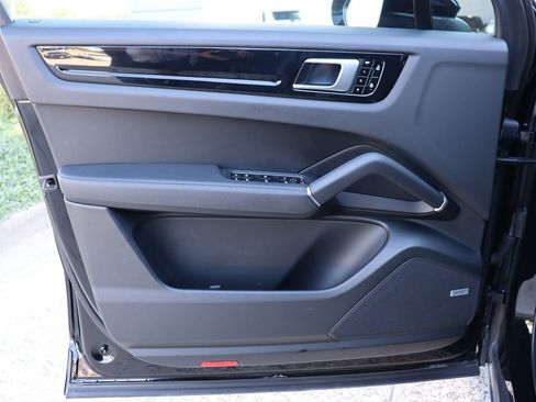 Used 2021 Porsche Cayenne image 48