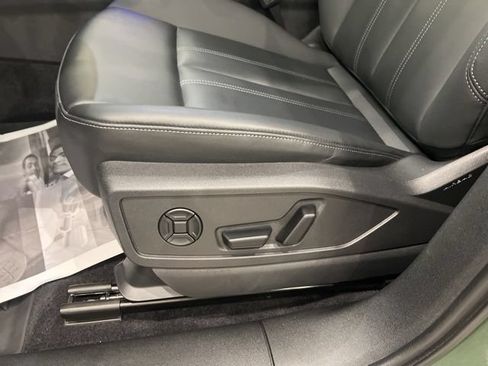 Used 2025 Audi Q5 Premium w/ Convenience Package AWD/4WD image 9