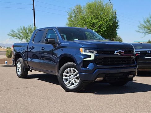 Used 2022 Chevrolet Silverado 1500 RST image 2