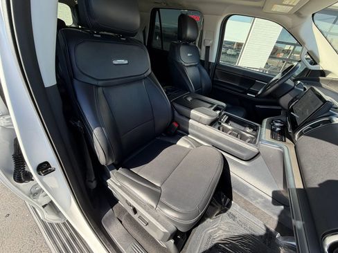 Used 2025 Ford Expedition Max Platinum AWD/4WD image 12