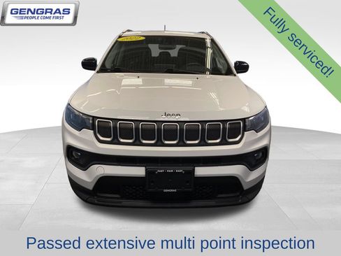 Certified 2022 Jeep Compass Latitude w/ Convenience Group AWD/4WD image 3