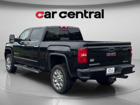 Used 2019 GMC Sierra 2500 Denali AWD/4WD image 3