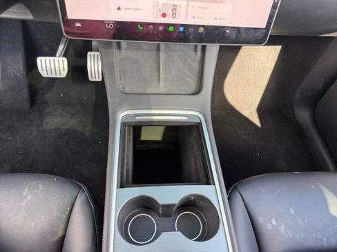 Used 2023 Tesla Model Y Performance image 15