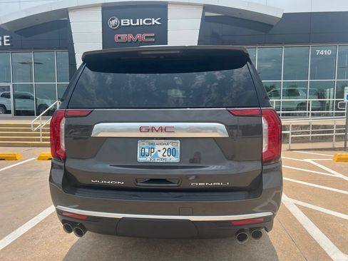 Used 2021 GMC Yukon XL Denali w/ Denali Premium Package AWD/4WD image 9