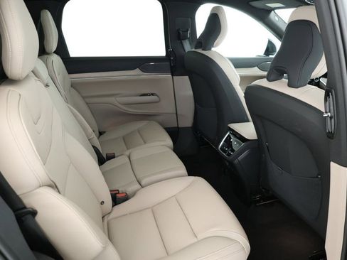 Used 2025 Volvo EX90 Plus image 24