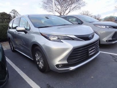 Used 2025 Toyota Sienna XLE
