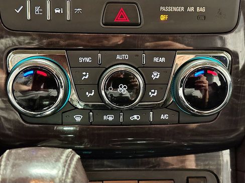 Used 2015 Buick Enclave Leather AWD/4WD image 18