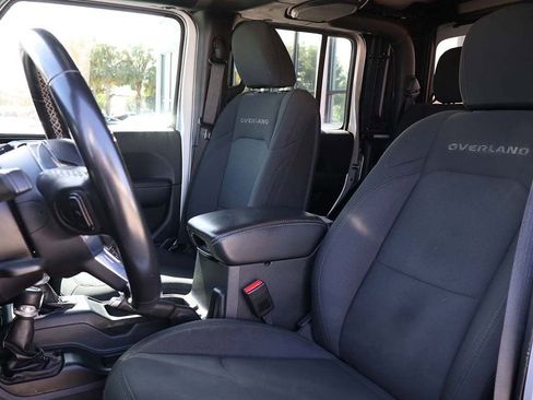 Used 2022 Jeep Gladiator Overland AWD/4WD image 36