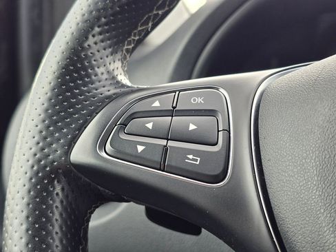 Used 2019 Mercedes-Benz Metris Passenger image 30
