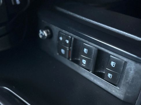 Used 2017 Toyota Tacoma SR5 image 30