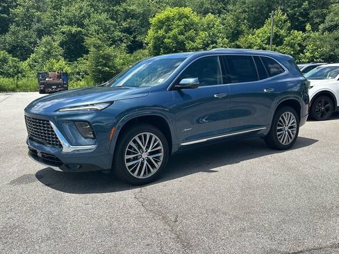 New 2026 Buick Enclave Avenir w/ Super Cruise Package FWD image 2