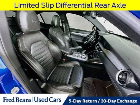 Used 2022 Alfa Romeo Stelvio Veloce AWD/4WD image 36