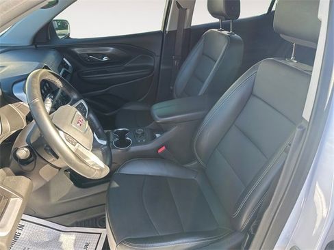 Used 2023 GMC Terrain SLT w/ Elevation Edition image 9