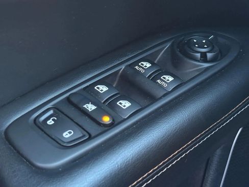 Used 2017 Jeep Compass Latitude w/ Popular Equipment Group image 24