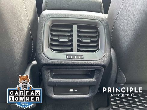 Used 2022 Volkswagen Taos SE w/ Panoramic Sunroof Package image 28