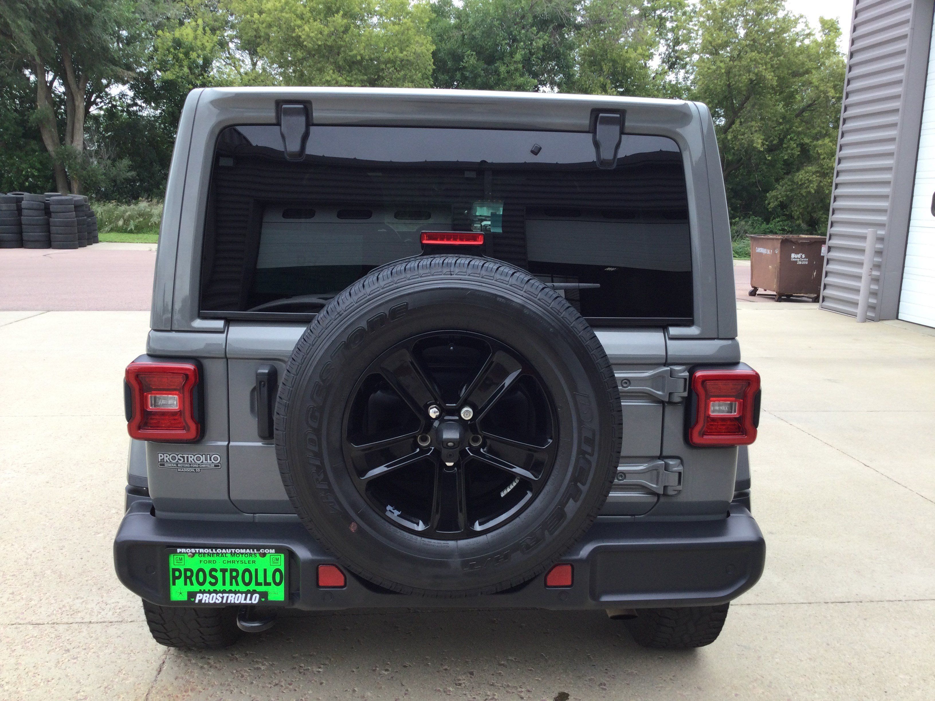 Used 2020 Jeep Wrangler Unlimited Sahara AWD/4WD image 5