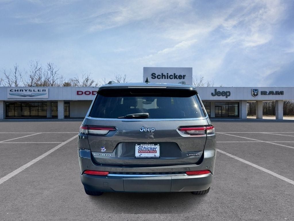 Used 2022 Jeep Grand Cherokee L Limited AWD/4WD image 4