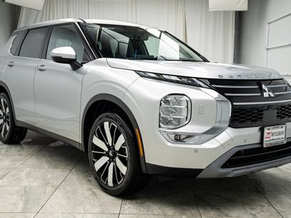 New 2025 Mitsubishi Outlander SE