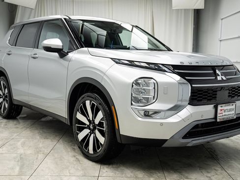 New 2025 Mitsubishi Outlander SE AWD/4WD image 1