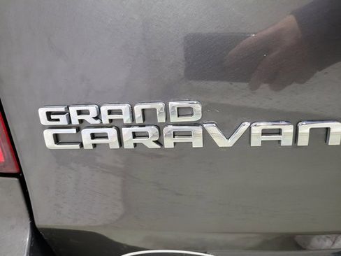 Used 2018 Dodge Grand Caravan SXT image 61