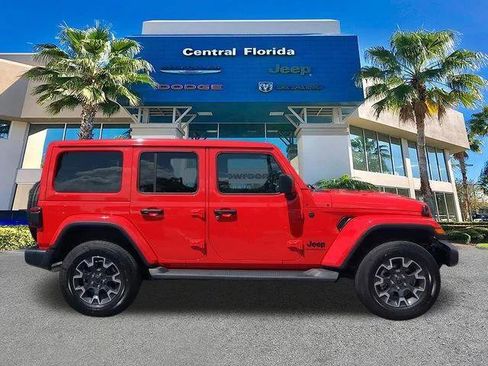 Certified 2025 Jeep Wrangler Unlimited Sahara AWD/4WD image 4