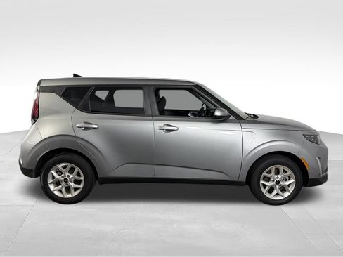 Used 2025 Kia Soul LX w/ LX Technology Package FWD image 5