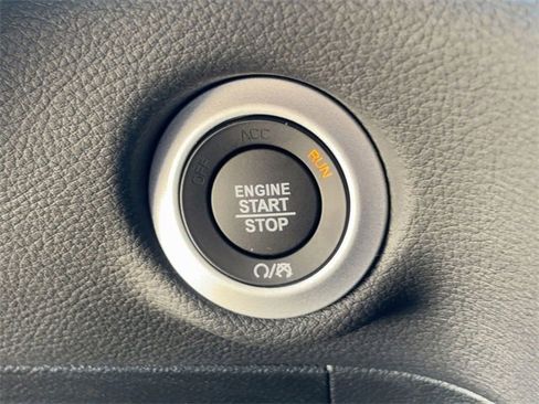 New 2026 Chrysler Pacifica Select image 25