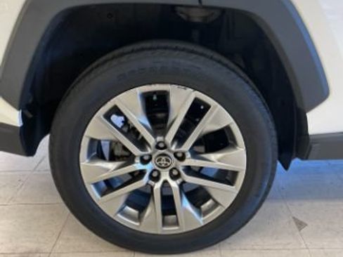 Used 2022 Toyota RAV4 XLE Premium FWD image 27