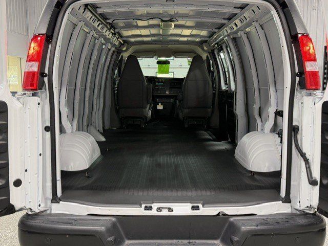 Certified 2026 GMC Savana 3500 Extended w/ Driver Convenience Package RWD image 5