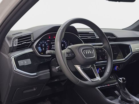 Used 2025 Audi Q3 2.0T Premium w/ Convenience Package AWD/4WD image 17