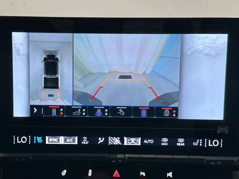 Used 2024 GMC Hummer EV 3X AWD/4WD image 36