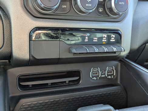 Used 2021 RAM 1500 Big Horn image 16