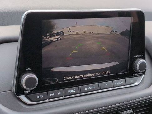 Certified 2026 Nissan Rogue SV FWD image 20