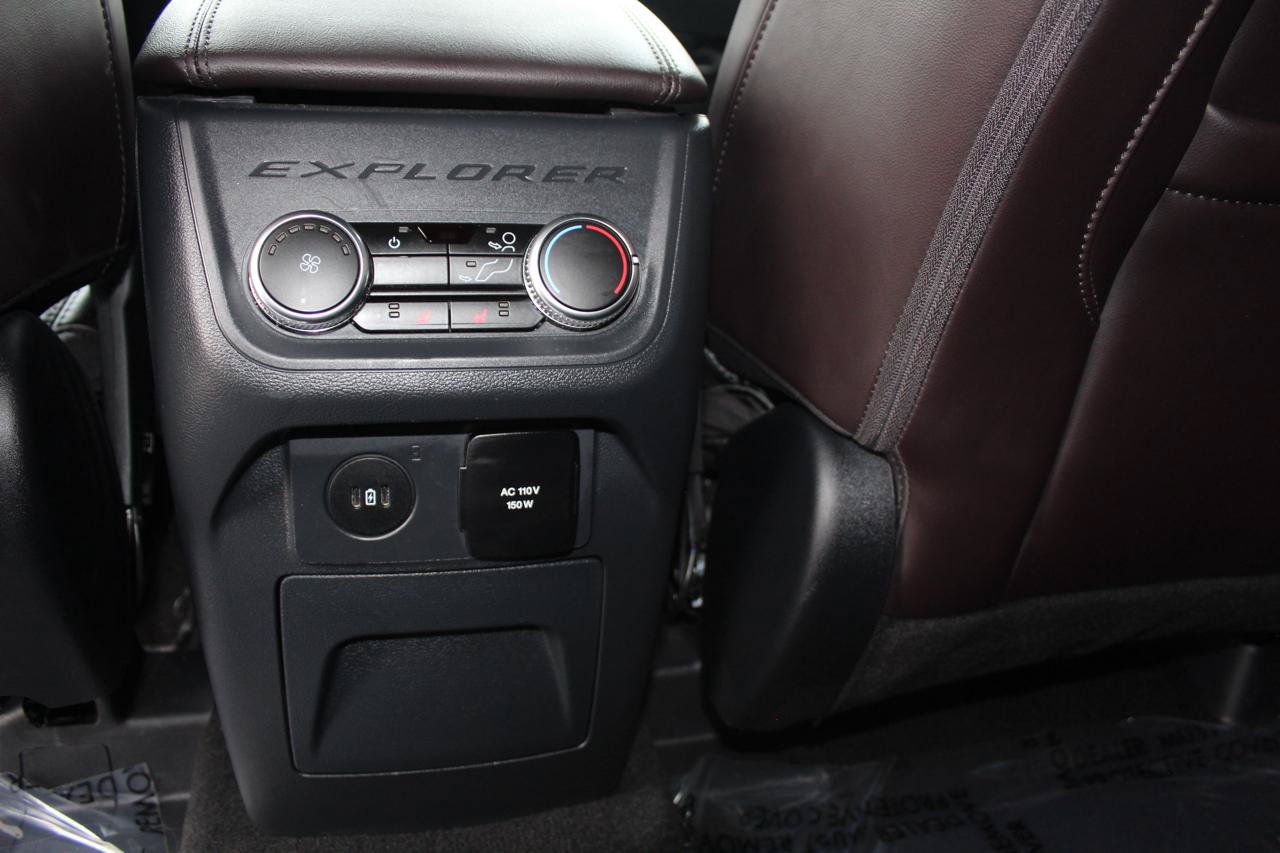 Used 2025 Ford Explorer Platinum w/ LUX Leather Package AWD/4WD image 63