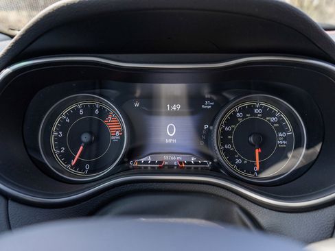 Used 2019 Jeep Cherokee Trailhawk w/ Cold Weather Group image 11