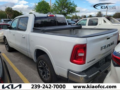 Used 2025 RAM 1500 Laramie AWD/4WD image 9