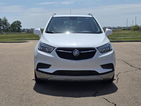 Used 2020 Buick Encore Preferred FWD image 2