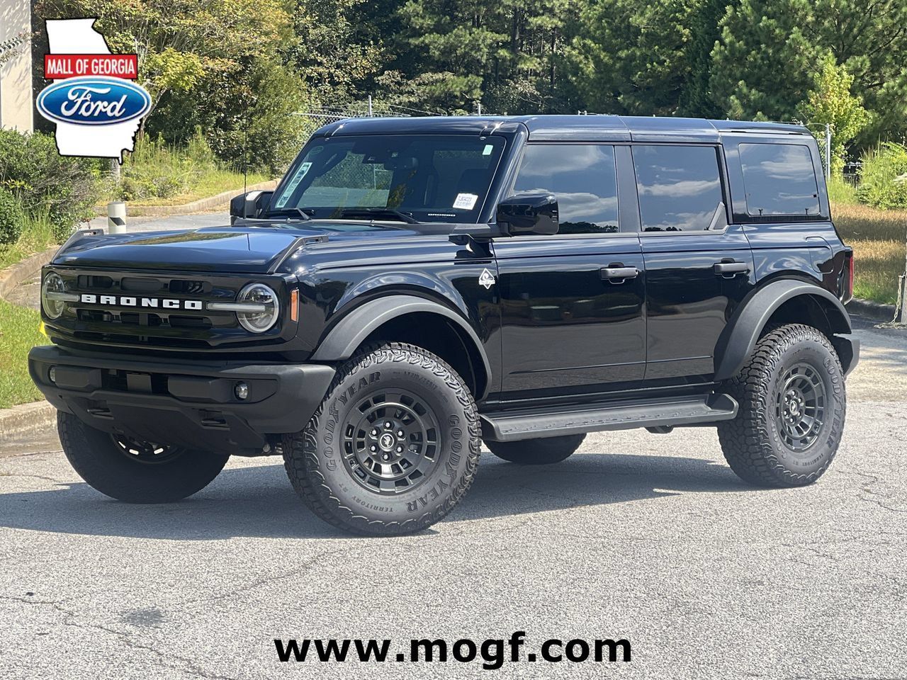 New 2026 Ford Bronco Outer Banks w/ Sasquatch Package AWD/4WD image 1