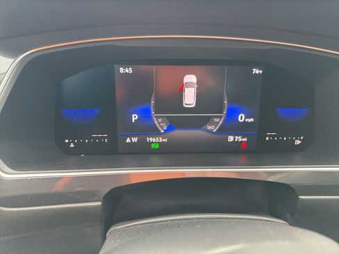 Used 2022 Volkswagen Tiguan SE w/ Panoramic Sunroof Package image 18