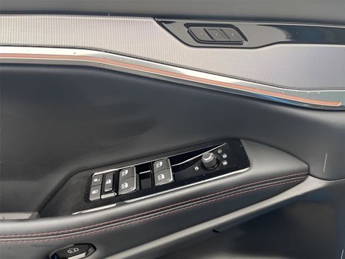 Used 2025 Jeep Wagoneer S Limited image 18