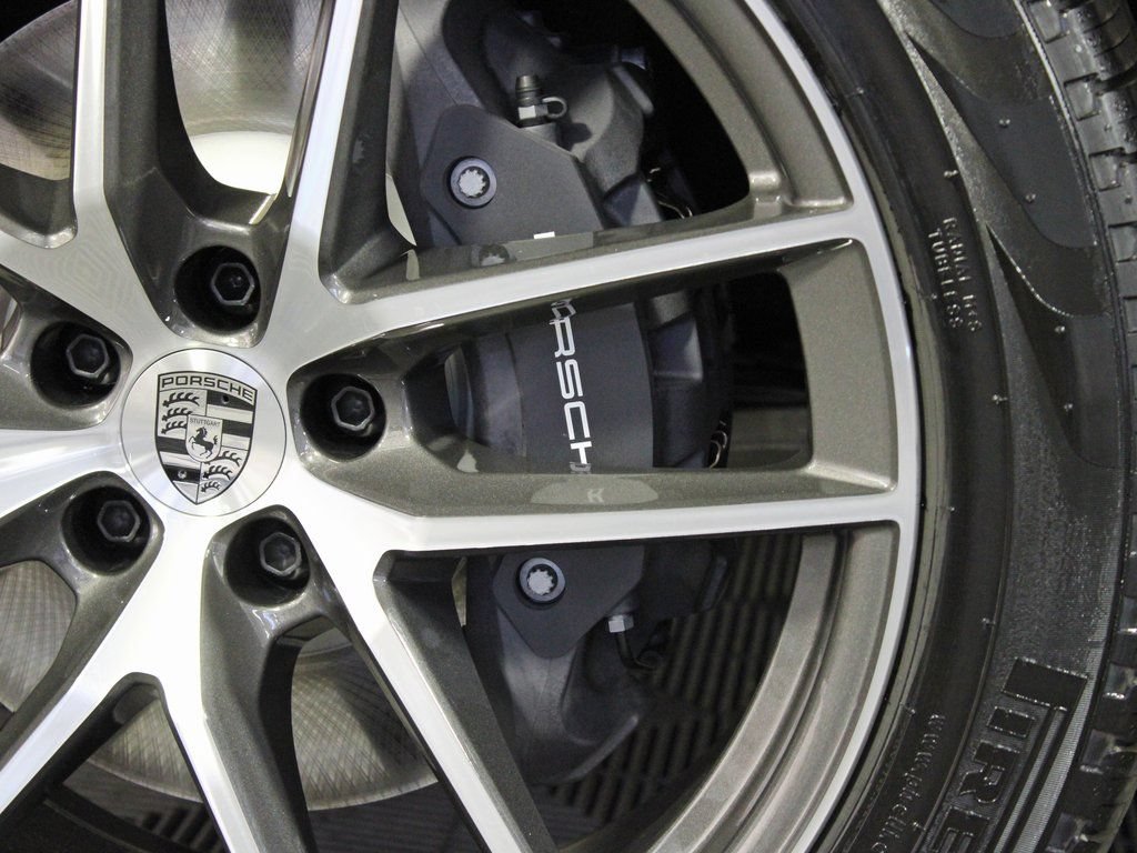 Certified 2026 Porsche Macan AWD/4WD image 40